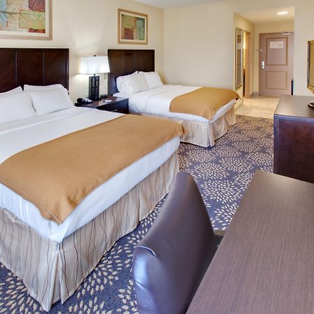 Holiday Inn Express Hotel & Suites Grand Island By Ihg Ruang foto