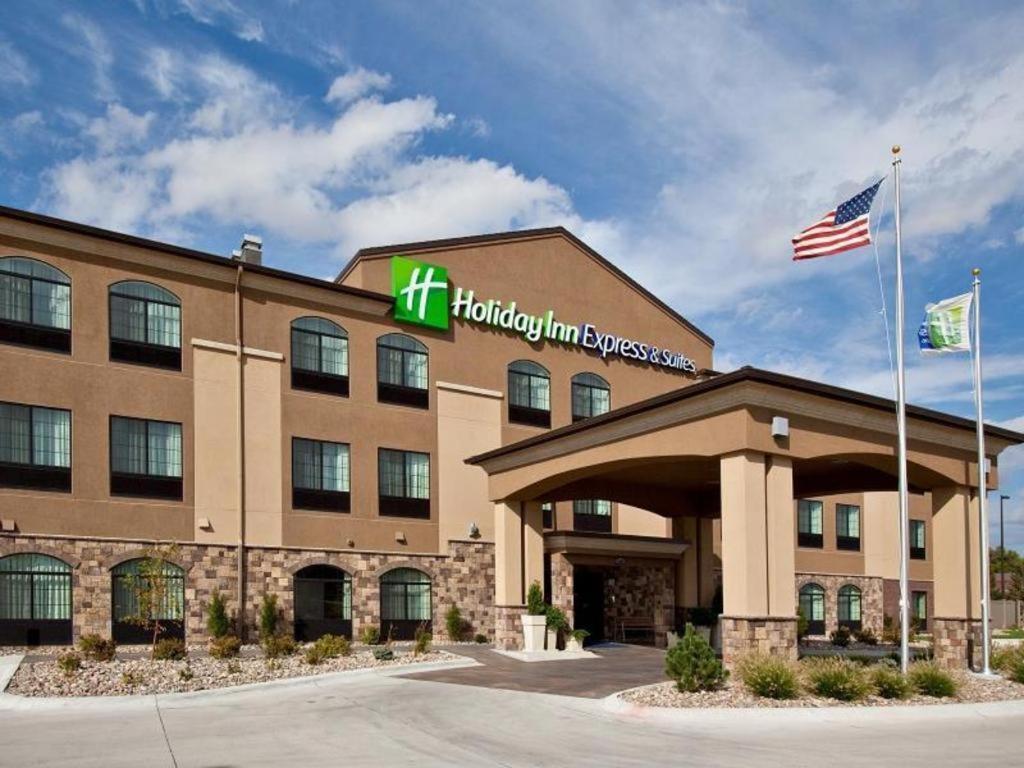 Holiday Inn Express Hotel & Suites Grand Island By Ihg Bagian luar foto