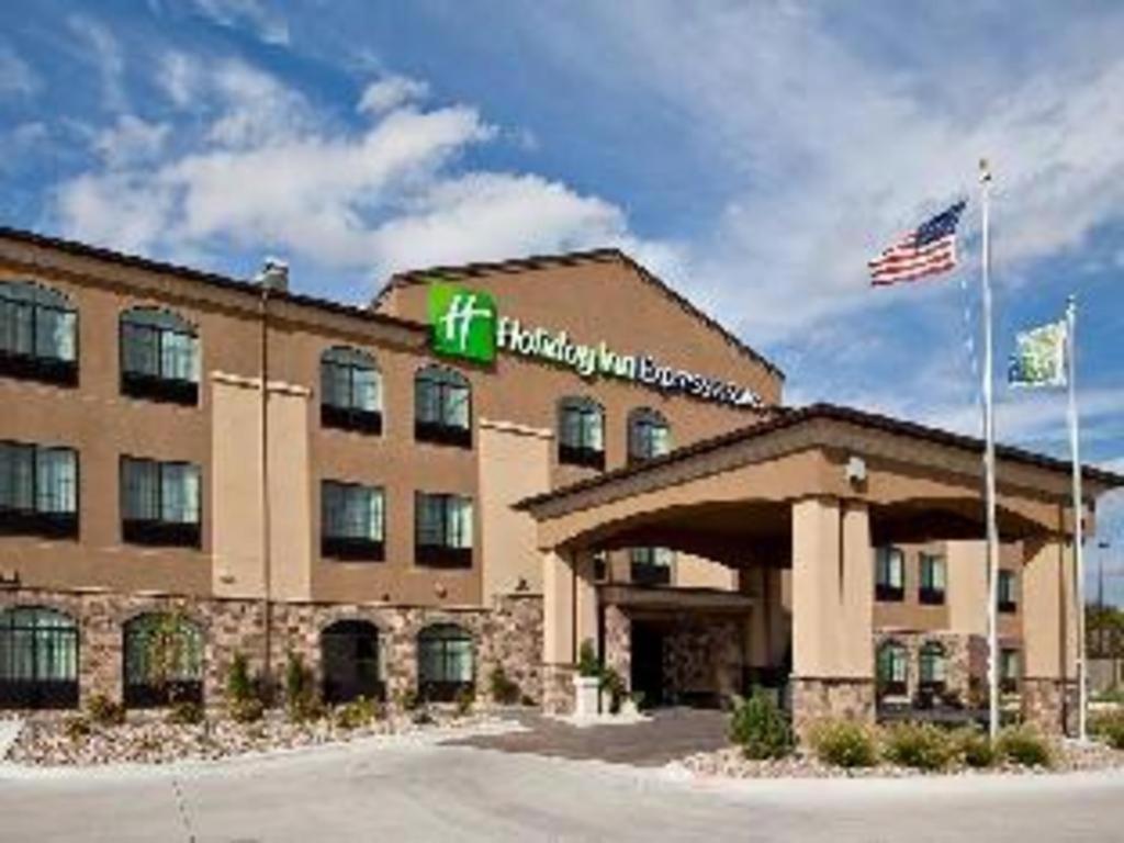 Holiday Inn Express Hotel & Suites Grand Island By Ihg Bagian luar foto
