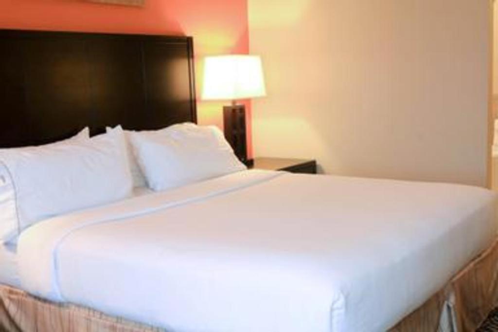 Holiday Inn Express Hotel & Suites Grand Island By Ihg Bagian luar foto