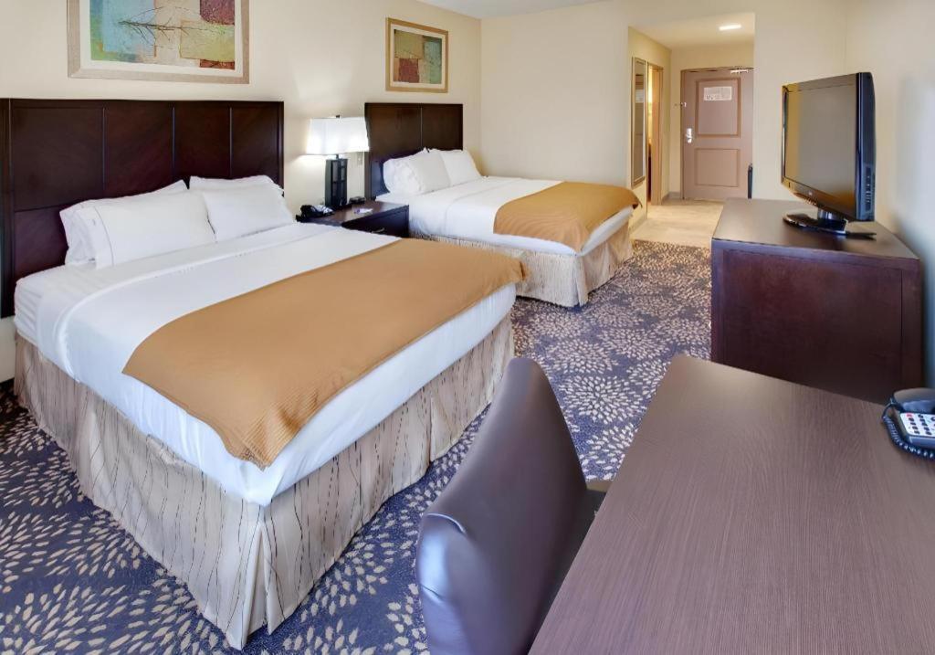Holiday Inn Express Hotel & Suites Grand Island By Ihg Bagian luar foto
