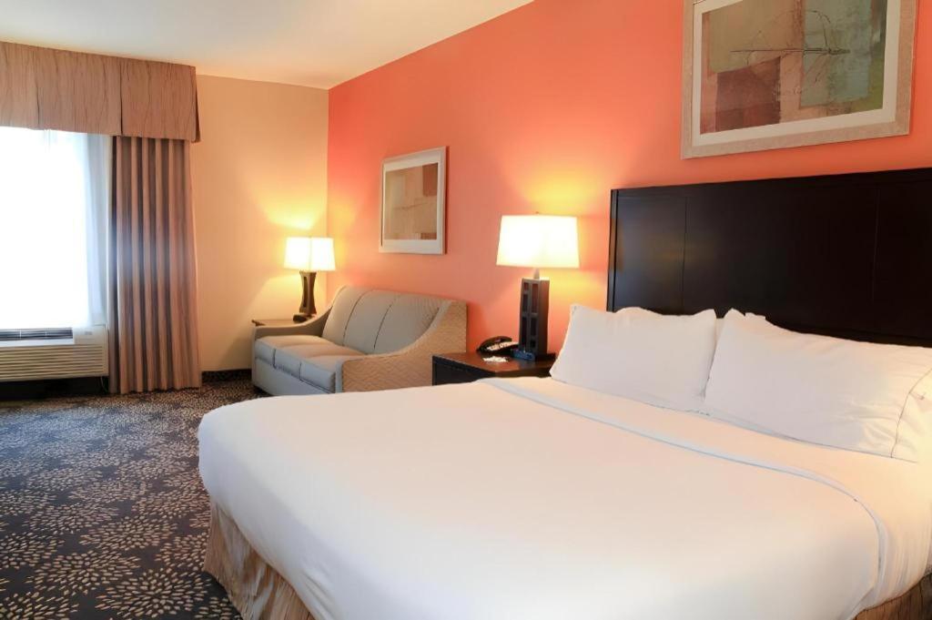 Holiday Inn Express Hotel & Suites Grand Island By Ihg Bagian luar foto