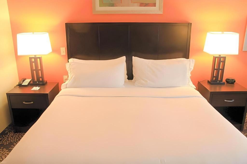 Holiday Inn Express Hotel & Suites Grand Island By Ihg Bagian luar foto