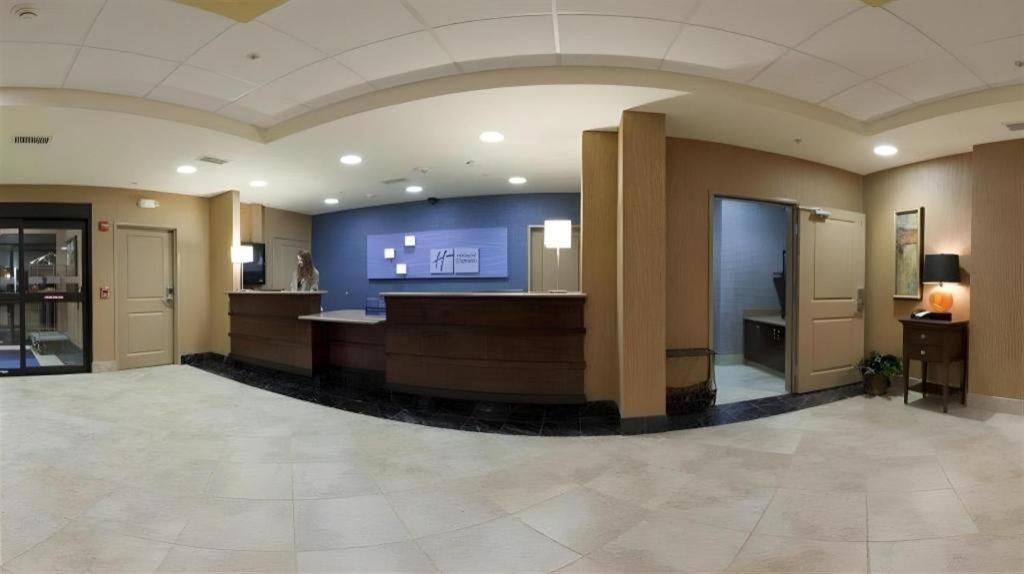Holiday Inn Express Hotel & Suites Grand Island By Ihg Bagian luar foto