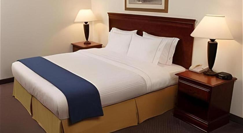 Holiday Inn Express Hotel & Suites Grand Island By Ihg Bagian luar foto