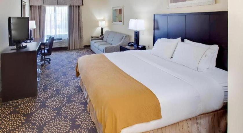 Holiday Inn Express Hotel & Suites Grand Island By Ihg Bagian luar foto